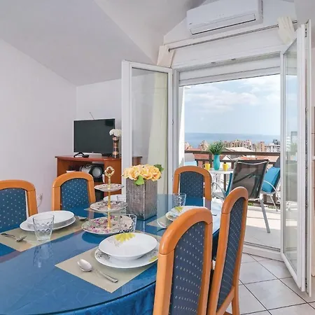 Two-bedroom In Apartmán Split