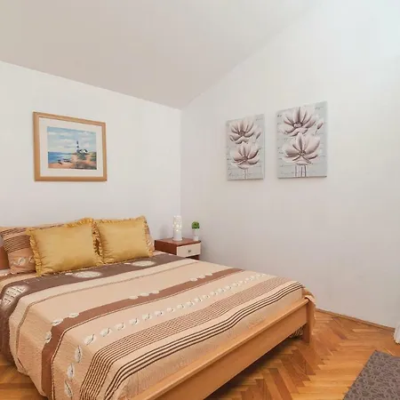 Two-bedroom In شقة